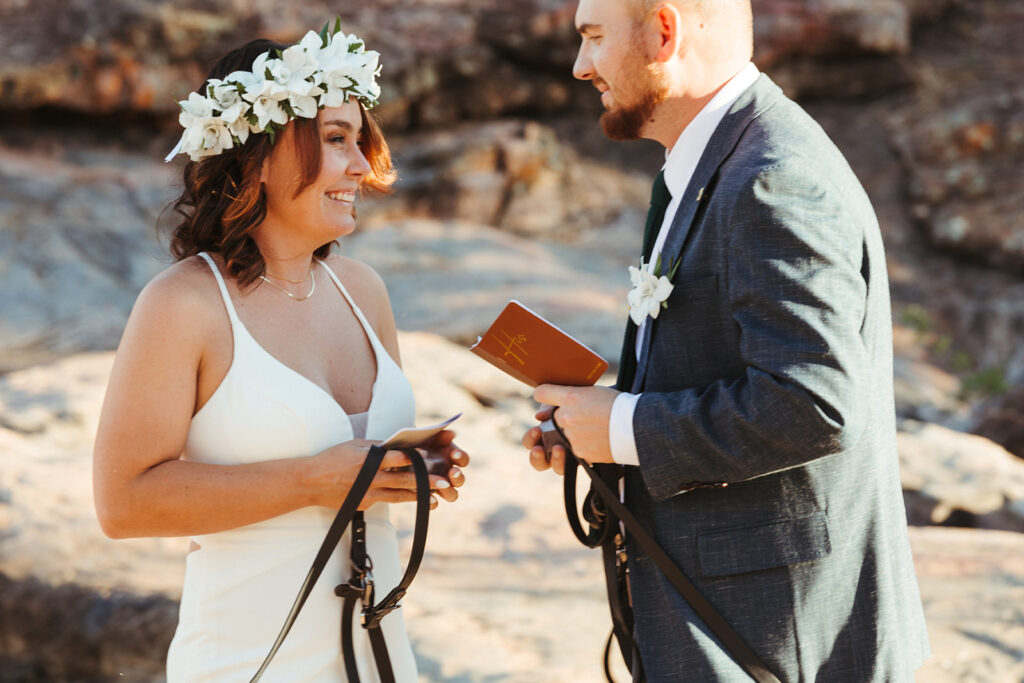couple exchanges vows at Texas elopement